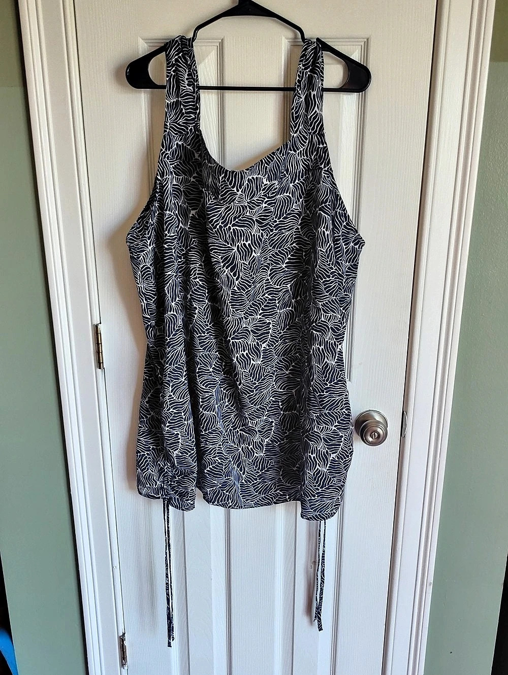 Anthropologie Abstract Print Tank Top in Blue & White US 2 Like New